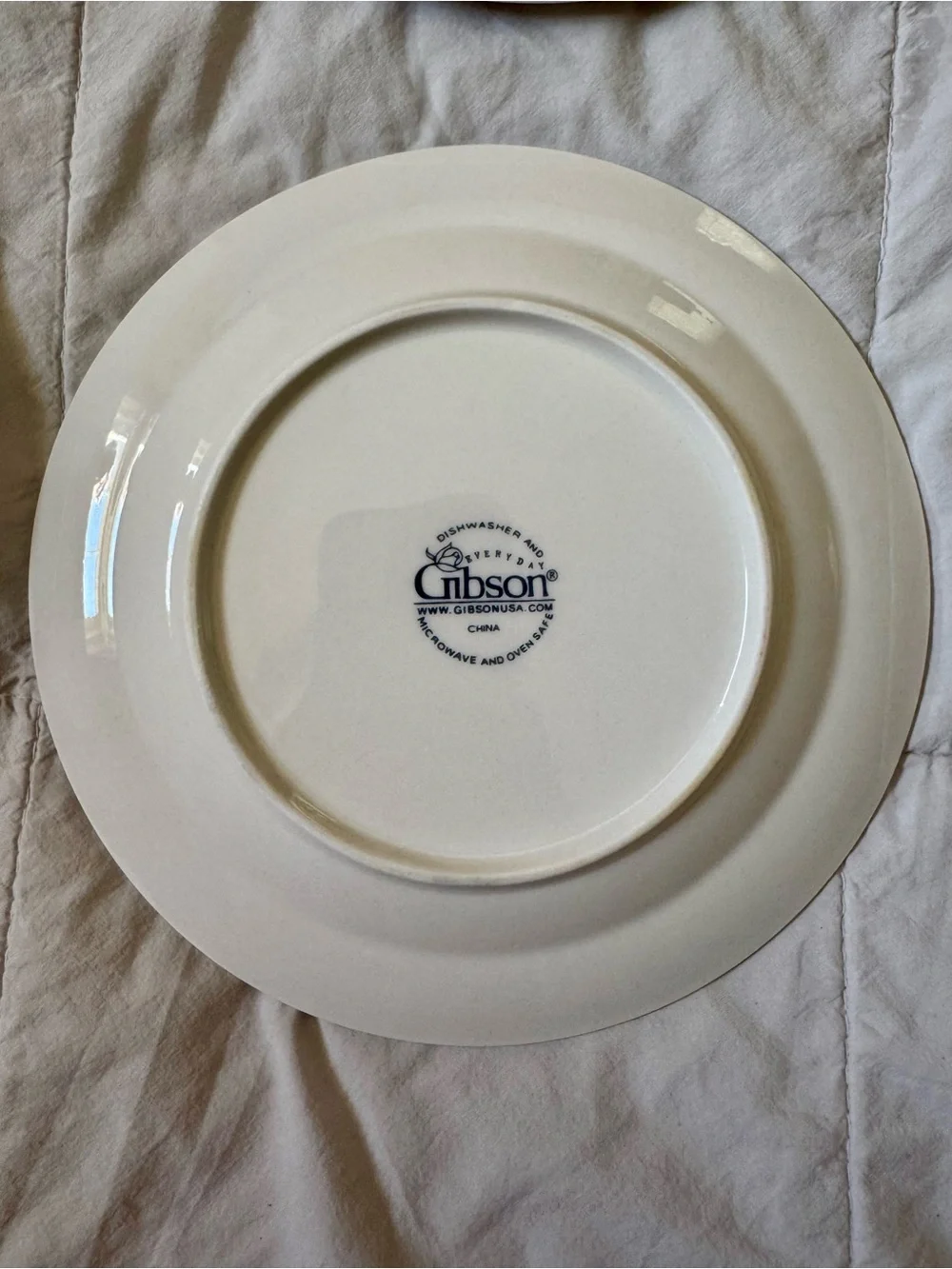 Gibson Everyday Christmas Holiday Salad Plates (7) Holly, Bows & Berries(GID205)